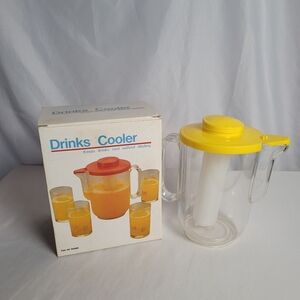 Vintage Drinks Cooler Pitcher W/Removeable Ice Tube Clear Yellow Lid